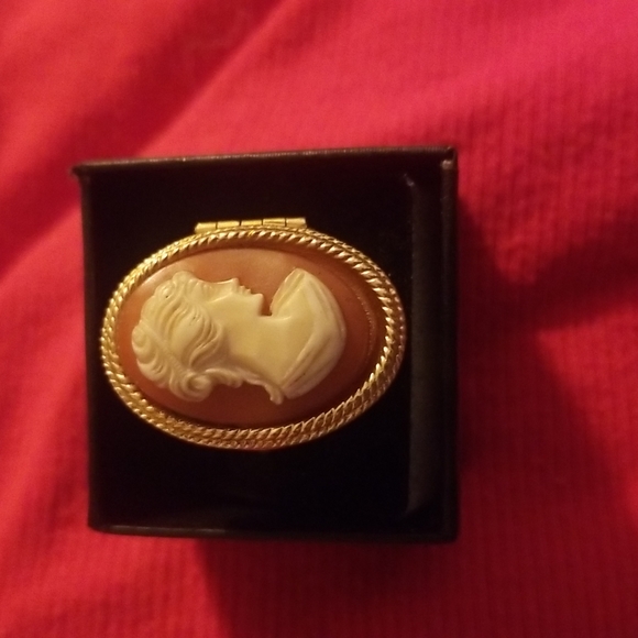 Vintage Avon Locket Cameo Perfume Ring - Picture 4 of 4
